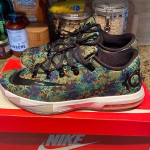 Kevin Durant VI floral basketball shoes sz 11